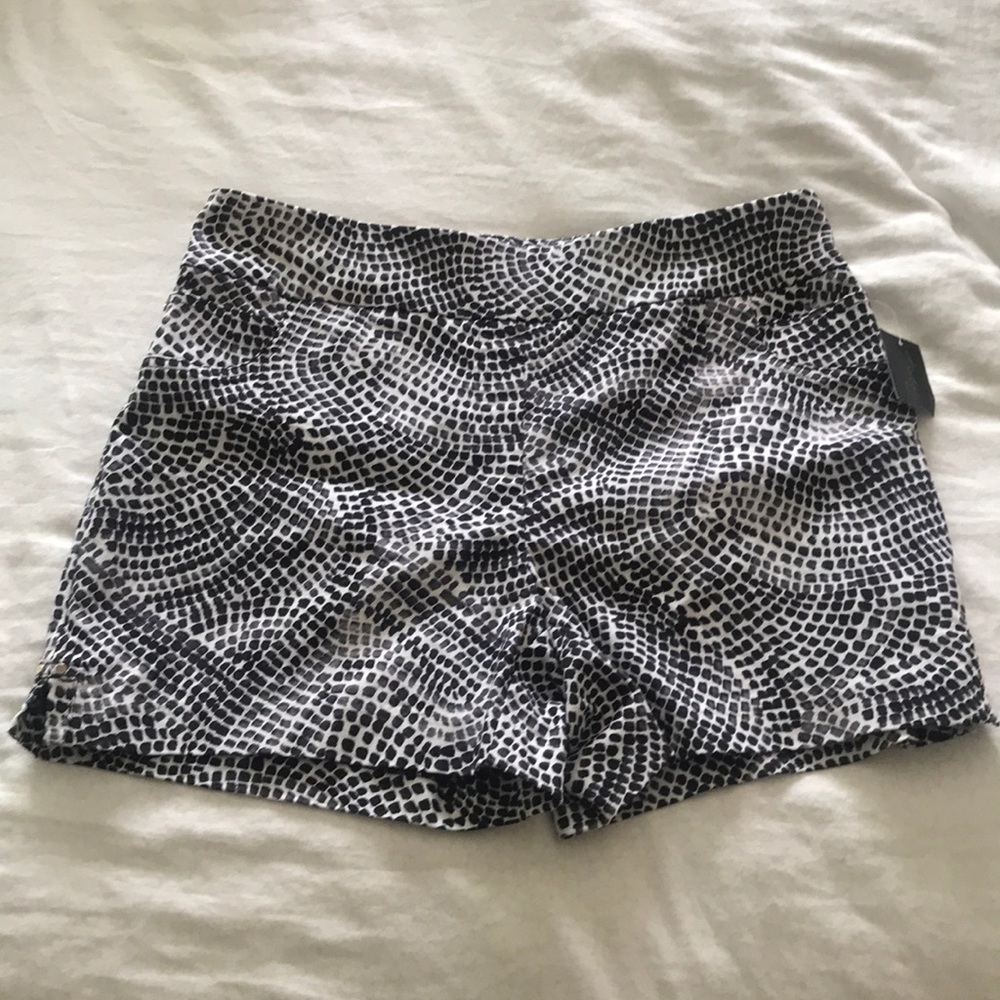 Thalia Sodi pull on shorts
